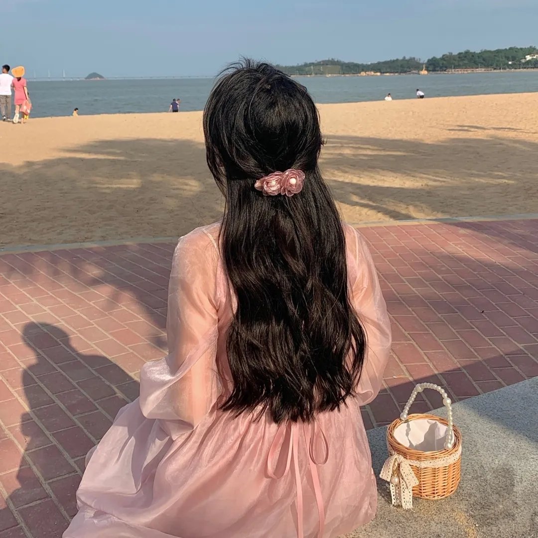 她来自台北